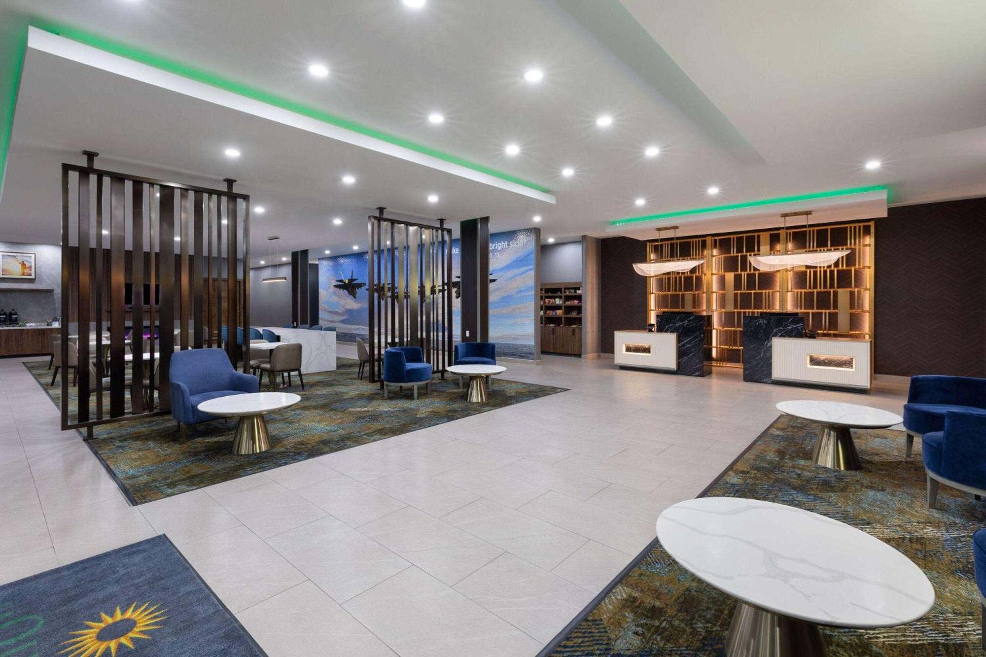 La Quinta Inn & Suites By Wyndham San Antonio At The Rim Exterior foto